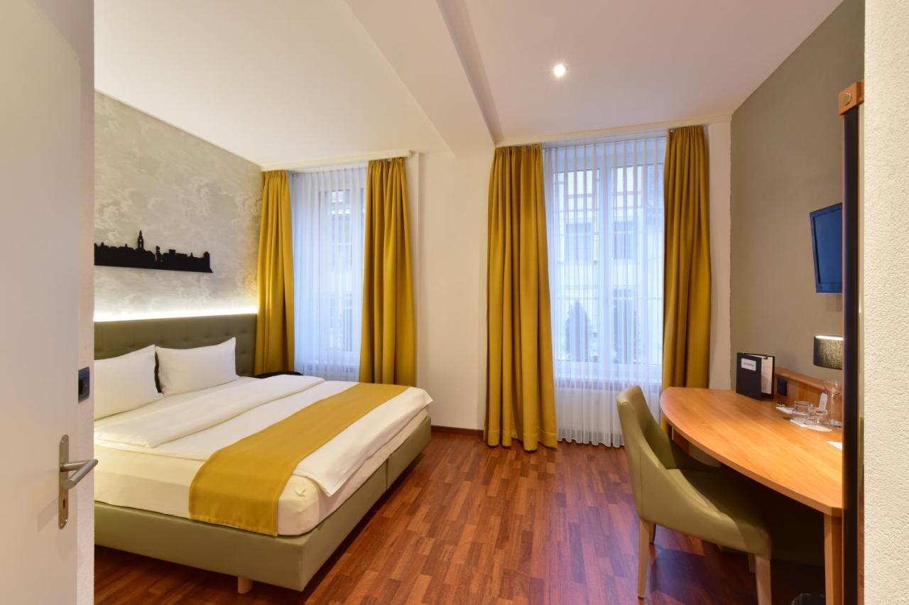 Hotel Engel โซฟิงเงน ภายนอก รูปภาพ