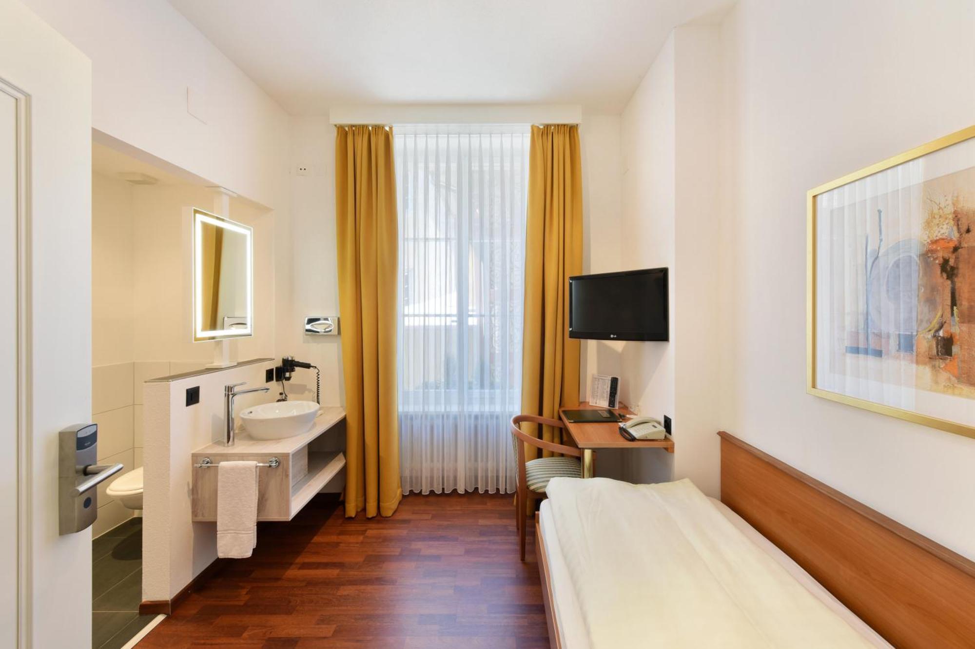 Hotel Engel โซฟิงเงน ห้อง รูปภาพ