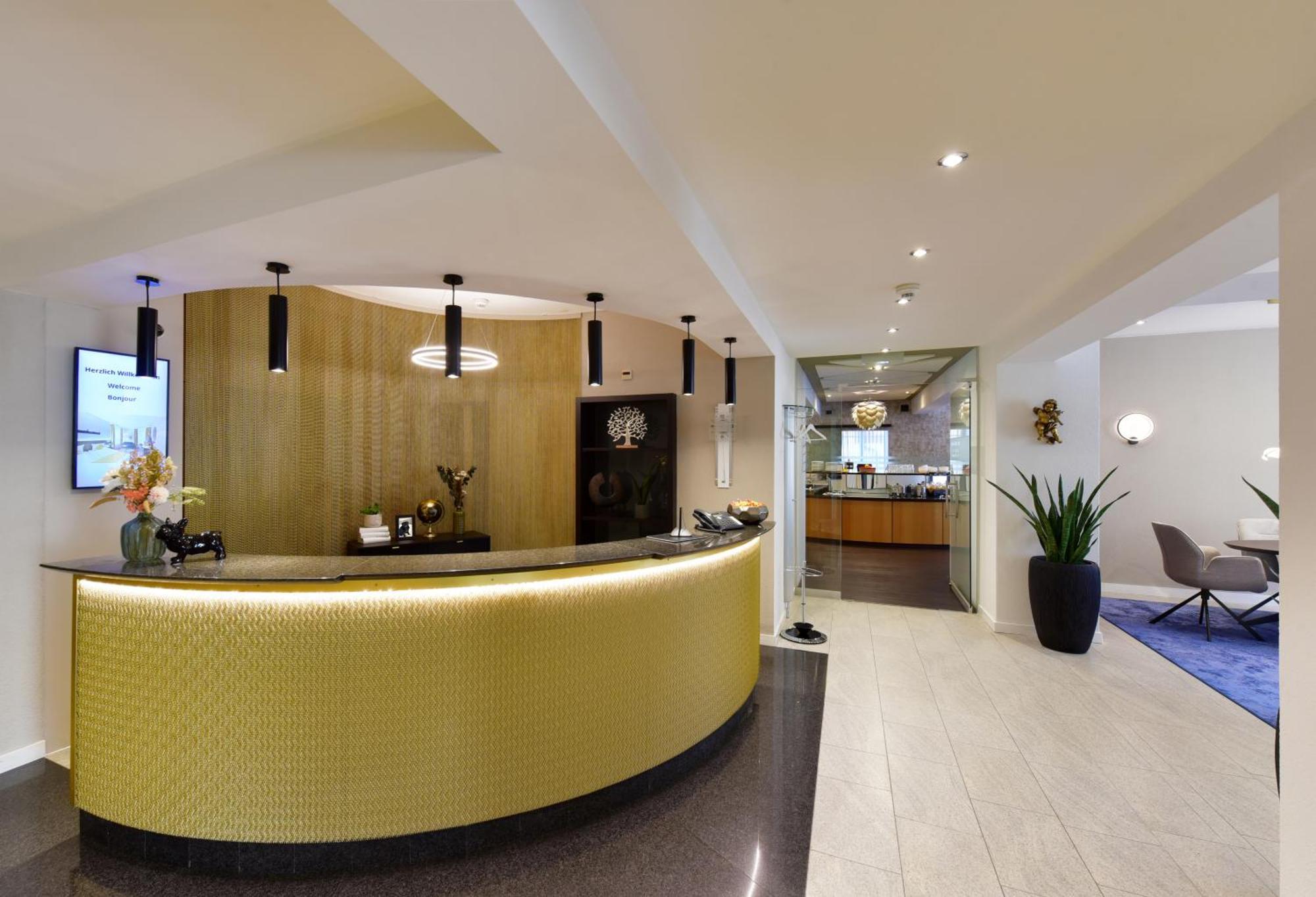 Hotel Engel โซฟิงเงน ภายนอก รูปภาพ