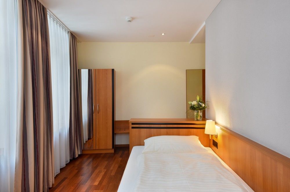 Hotel Engel โซฟิงเงน ภายนอก รูปภาพ
