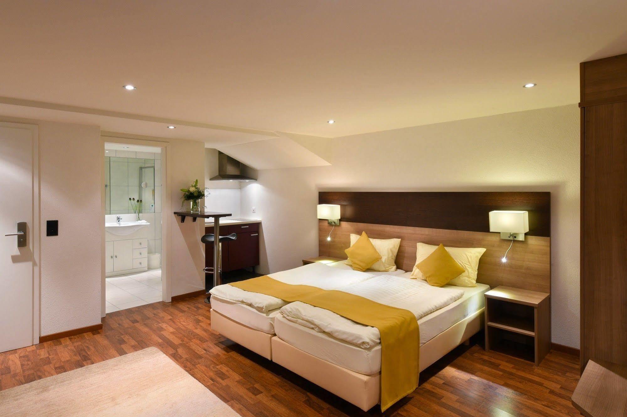 Hotel Engel โซฟิงเงน ภายนอก รูปภาพ